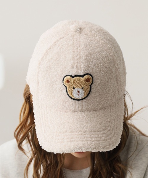 ROOPTOKYO(ループトウキョウ)の「クマデザインボアキャップ ベースボールキャップ(キャップ・レディース・ベージュ/ネイビー/ホワイト/ブラウン/ピンク/ブラック・FREE)」の1枚目の写真