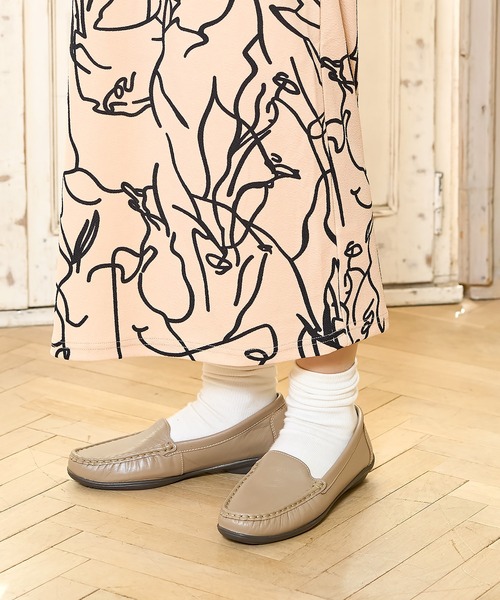 ALPHA CUBIC（アルファーキュビック）の「【はっ水加工】リアルレザーシンプルローファー（ローファー・レディース・ネイビー/ホワイト/ガンメタ/ダークベージュ・22.5cm/23.5cm/24.5cm/23.0cm/24.0cm）」の11枚目の写真