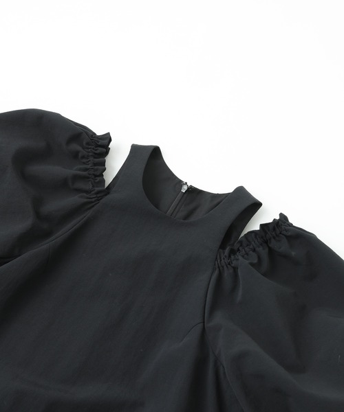 ROSE BUD（ローズバッド）の「VOLUME SLEEVE DRESS（ワンピース・レディース・ベージュ/ブラック・ONE SIZE）」の3枚目の写真