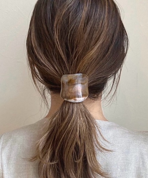 tone(トーン)の「KuKuLu TOKYO/クラフトウェーブ ポニーフック/ヘアカフ(ヘアゴム・レディース・ホワイト系その他/グリーン/オレンジ・FREE)」の1枚目の写真