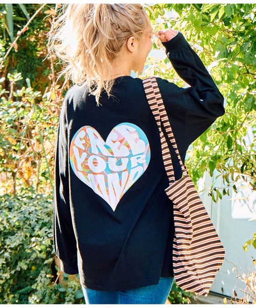 anap mimpi(アナップミンピ)の「ヒッピー ハート ロゴ長袖 ビッグ ロンT(Tシャツ/カットソー・レディース・ブラック/オフホワイト・FREE)」の2枚目の写真