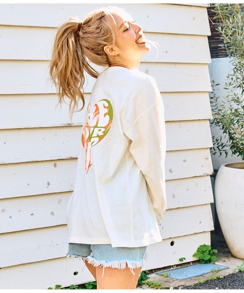 anap mimpi(アナップミンピ)の「ヒッピー ハート ロゴ長袖 ビッグ ロンT(Tシャツ/カットソー・レディース・ブラック/オフホワイト・FREE)」の5枚目の写真