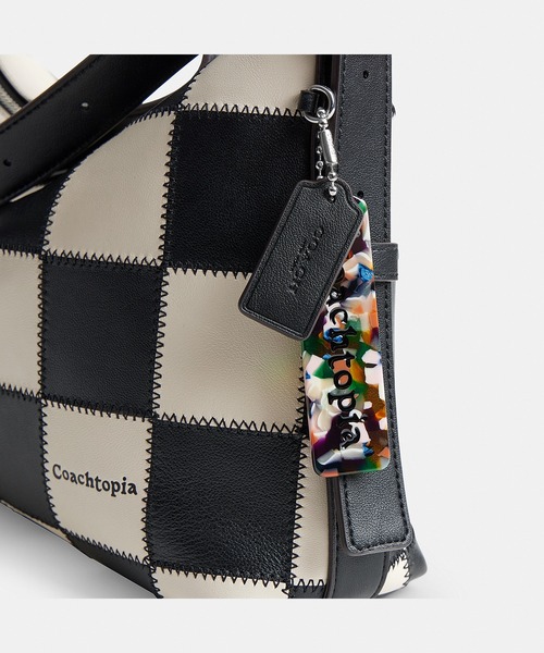 Coachtopia（コーチトピア）の「オルター/エゴ スラウチー ショルダー バッグ・アップクラフト レザー（ショルダーバッグ・レディース・ブラック系その他/ホワイト系その他/ブラック系その他3/マルチ/ブルー系その他・ONE）」の15枚目の写真