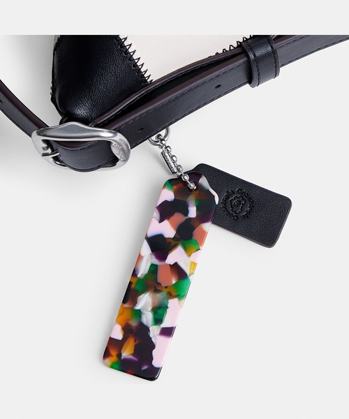 Coachtopia（コーチトピア）の「オルター/エゴ スラウチー ショルダー バッグ・アップクラフト レザー（ショルダーバッグ・レディース・ブラック系その他/ホワイト系その他/ブラック系その他3/マルチ/ブルー系その他・ONE）」の17枚目の写真