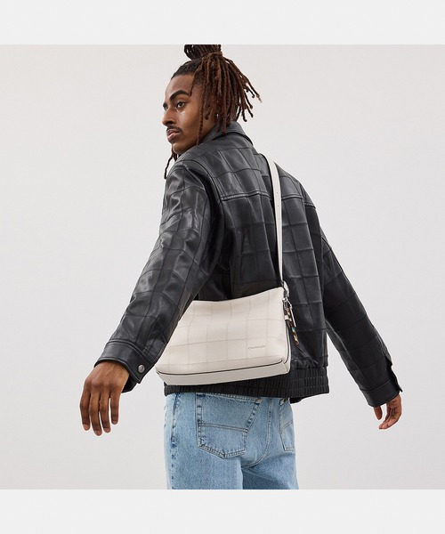 Coachtopia（コーチトピア）の「オルター/エゴ スラウチー ショルダー バッグ・アップクラフト レザー（ショルダーバッグ・レディース・ブラック系その他/ホワイト系その他/ブラック系その他3/マルチ/ブルー系その他・ONE）」の20枚目の写真