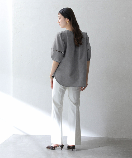 La TOTALITE(ラトータリテ)の「【洗える】クルーパールブラウス(シャツ/ブラウス・レディース・ホワイト/ネイビー/ブラック・FREE)」の14枚目の写真