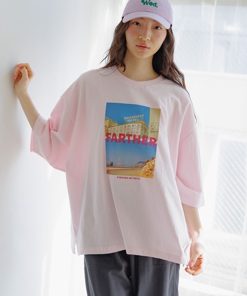 niko and...（ニコアンド）の「バック布帛CITYフォトＴシャツ（Tシャツ/カットソー・レディース・ナチュラル/オフホワイト/チャコール/ピンク・FREE）」の4枚目の写真
