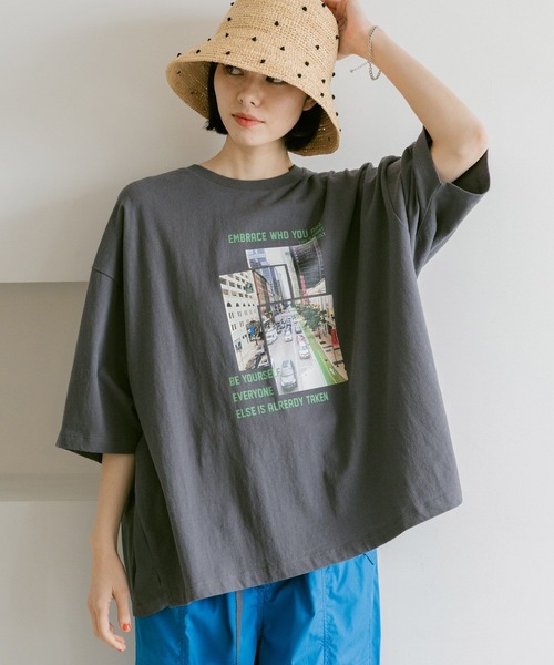 niko and...（ニコアンド）の「バック布帛CITYフォトＴシャツ（Tシャツ/カットソー・レディース・ナチュラル/オフホワイト/チャコール/ピンク・FREE）」の15枚目の写真