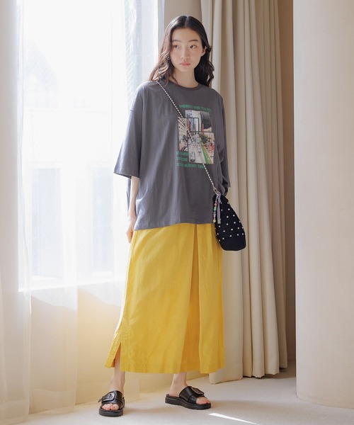 niko and...（ニコアンド）の「バック布帛CITYフォトＴシャツ（Tシャツ/カットソー・レディース・ナチュラル/オフホワイト/チャコール/ピンク・FREE）」の18枚目の写真