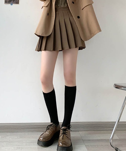 maison de LATIR(メゾンドラティール)の「インナーパンツ付きハイウエストプリーツミニスカート(スカート・レディース・ブラック/グレー/ブラウン・ONESIZE)」の4枚目の写真
