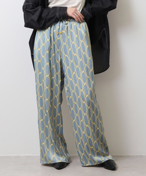 EGLANTINE(エグランティーヌ)の「EGLANTINE リング柄プリントパンツ(その他パンツ・レディース・カーキ/ブラック/サックスブルー・40)」の3枚目の写真