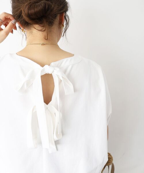 le.coeur blanc(ルクールブラン)の「《WEB限定アイテム》バックリボンデザイントップス(Tシャツ/カットソー・レディース・ブラック/オフホワイト/チャコールグレー・38)」の2枚目の写真