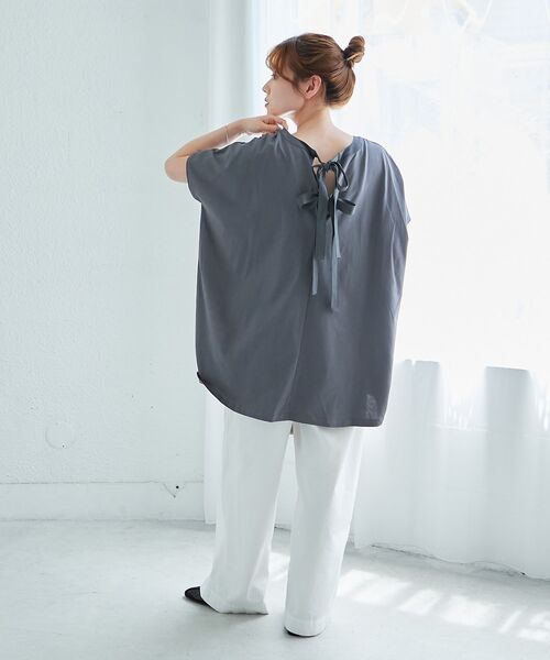 le.coeur blanc(ルクールブラン)の「《WEB限定アイテム》バックリボンデザイントップス(Tシャツ/カットソー・レディース・ブラック/オフホワイト/チャコールグレー・38)」の16枚目の写真
