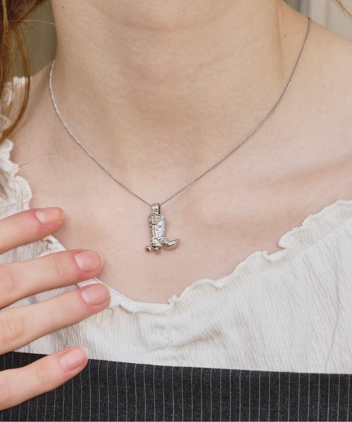 GIUNON(ジウノン)の「boots motif necklace / ブーツモチーフネックレス(ネックレス・レディース・シルバー・FREE)」の1枚目の写真