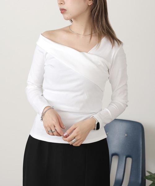 ROOPTOKYO（ループトウキョウ）の「2WAY オフショルデザイン トップス 秋物 秋服 2026年秋冬（Tシャツ/カットソー・レディース・ホワイト/レッド・S/M）」の3枚目の写真