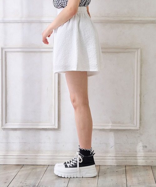 Amourire girl（アムリールガール）の「エンボスキュロットパンツ（その他パンツ・キッズ・オフホワイト/ブラック・130cm/140cm/150cm/160cm）」の5枚目の写真