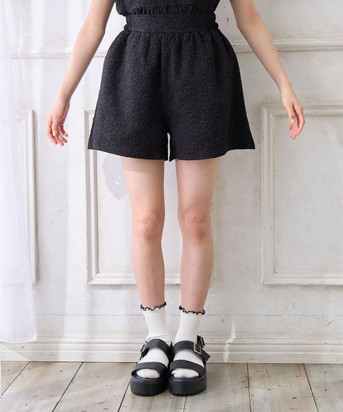 Amourire girl（アムリールガール）の「エンボスキュロットパンツ（その他パンツ・キッズ・オフホワイト/ブラック・130cm/140cm/150cm/160cm）」の16枚目の写真