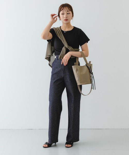 RODE SKO(ロデスコ)の「『別注』BEAURE×RODESKO カウレザー2ベルトバケツバッグ(ショルダーバッグ・レディース・ブラック/ベージュ・ONE)」の18枚目の写真