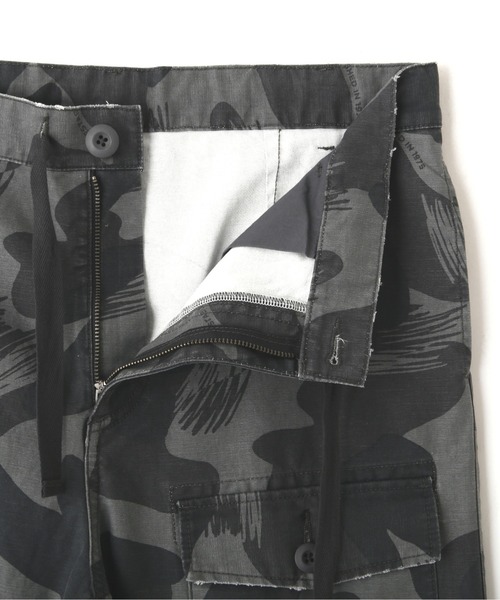 AVIREX（アヴィレックス）の「CAMOUFLAGE CARGO LONG PANTS/カモフラージュカーゴロングパンツ（カーゴパンツ・レディース・ブラック/オリーブ・M/S）」の21枚目の写真