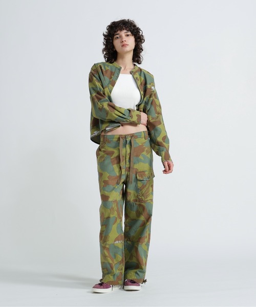 AVIREX（アヴィレックス）の「CAMOUFLAGE CARGO LONG PANTS/カモフラージュカーゴロングパンツ（カーゴパンツ・レディース・ブラック/オリーブ・M/S）」の8枚目の写真
