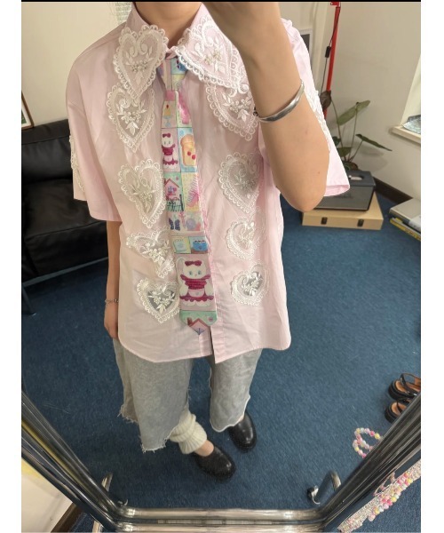 AsheKsha(アシクシャ)の「[新作】ラブハートくり抜きシャツ(Tシャツ/カットソー・レディース・ピンク/ブルー/ホワイト・S/M/L)」の14枚目の写真