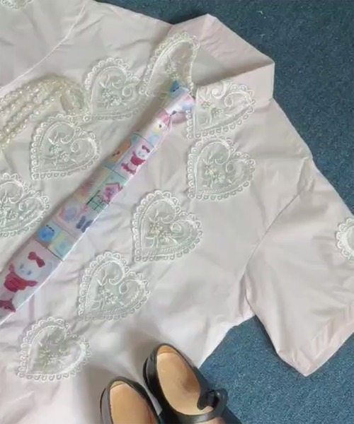 AsheKsha(アシクシャ)の「[新作】ラブハートくり抜きシャツ(Tシャツ/カットソー・レディース・ピンク/ブルー/ホワイト・S/M/L)」の15枚目の写真