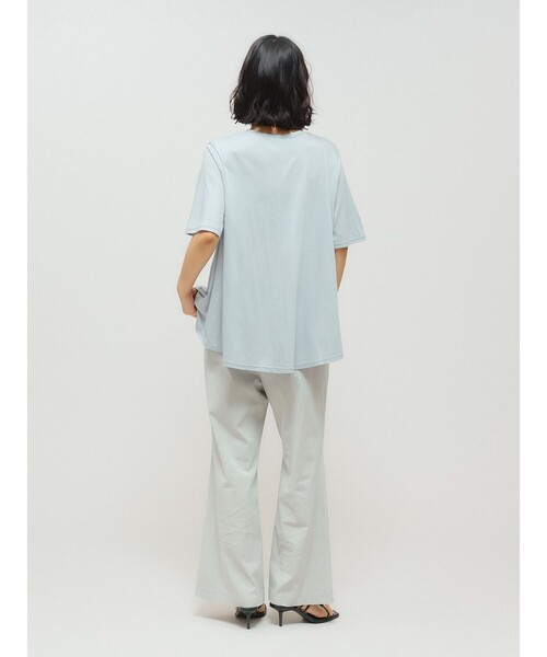 MIDIUMISOLID（ミディウミソリッド）の「MIDIUMISOLID クルーネックAラインプルオーバー（Tシャツ/カットソー・レディース・ライトブルー/ブラック/オフホワイト/ピンク・FREE）」の16枚目の写真