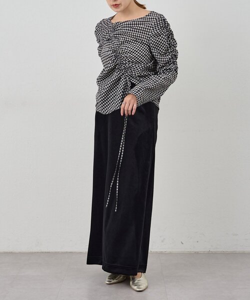 SHENERY(シーナリー)の「【新色登場】【セットアップ対応】ベロアタイトスカート(スカート・レディース・ブラック/ブラウン/ベージュ・36/38/34)」の4枚目の写真