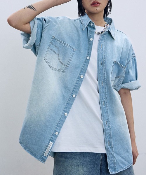 F.ILLUMINATE(フィルミネイト)の「【UNISEX】Filluminate/ステッチデニム半袖シャツ(シャツ/ブラウス・メンズ・スカイブルー/ライトブルー・SMALL/MEDIUM/LARGE)」の1枚目の写真