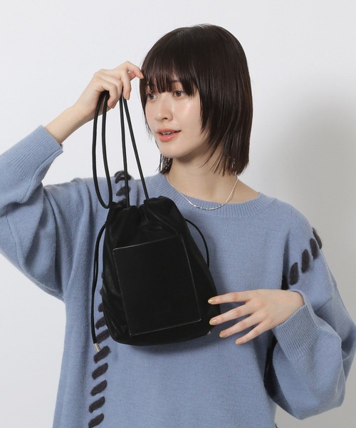 LAKOLE(ラコレ)の「ヌバック風ミニ巾着ショルダーバッグ / 574751(ショルダーバッグ・レディース・ブラック/ボルドー/グレイッシュベージュ・FREE)」の2枚目の写真