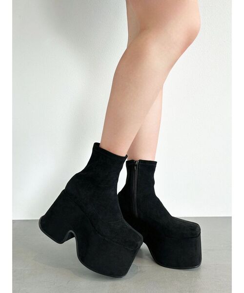 RESEXXY（リゼクシー）の「厚底スエードショートブーツ（ブーツ・レディース・ブラック・LARGE/MEDIUM/SMALL）」の5枚目の写真