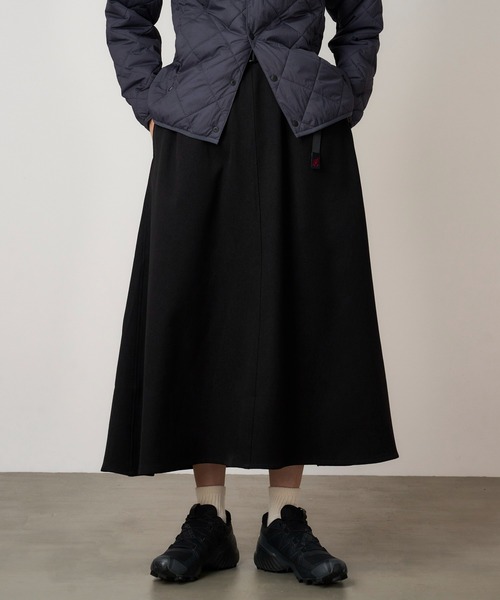 Gramicci（グラミチ）の「WOOL LIKE FLARE SKIRT｜ウールライクフレアスカート（スカート・レディース・ブラック/グレー/ブラウン/チャコール・S/L/XS/M/XL）」の2枚目の写真