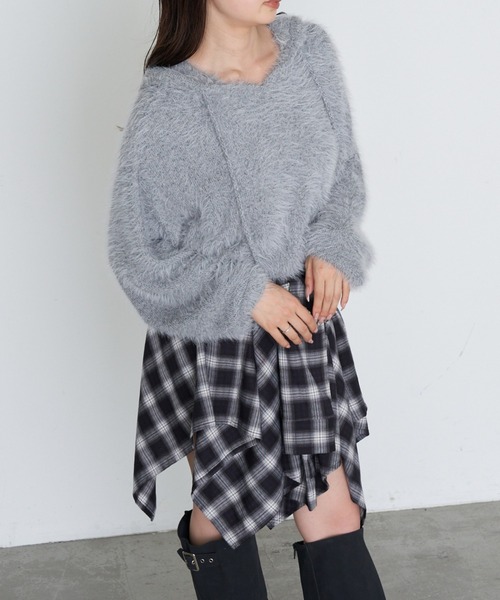 RAY CASSIN（レイカズン）の「フェザーフードニット（ニット/セーター・レディース・ブラウン/グレイッシュベージュ/グレー/チャコールグレー・FREE）」の9枚目の写真