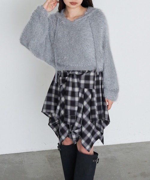 RAY CASSIN（レイカズン）の「フェザーフードニット（ニット/セーター・レディース・ブラウン/グレイッシュベージュ/グレー/チャコールグレー・FREE）」の10枚目の写真