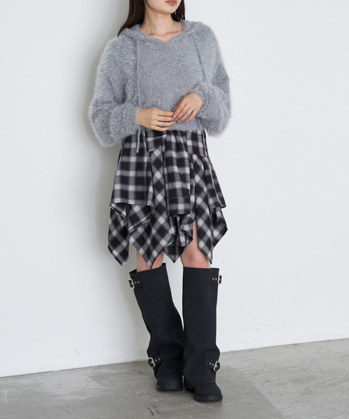 RAY CASSIN（レイカズン）の「フェザーフードニット（ニット/セーター・レディース・ブラウン/グレイッシュベージュ/グレー/チャコールグレー・FREE）」の13枚目の写真