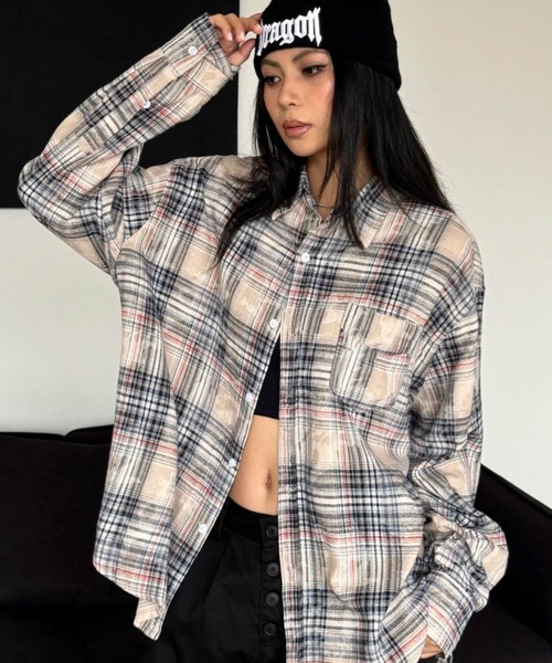 Sibra(シブラ)の「2柄展開チェックシャツ|ゆるシルエットで抜け感たっぷり◎(シャツ/ブラウス・レディース・ブルー/ベージュ・M)」の1枚目の写真