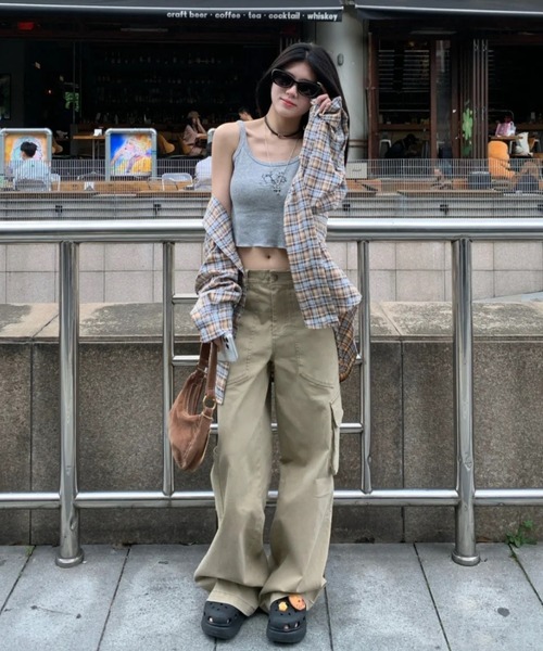 Sibra(シブラ)の「2柄展開チェックシャツ|ゆるシルエットで抜け感たっぷり◎(シャツ/ブラウス・レディース・ブルー/ベージュ・M)」の4枚目の写真