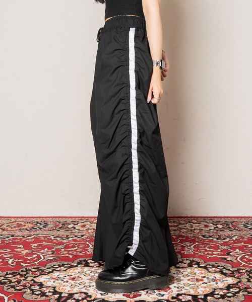 Subciety（サブサエティ）の「Side line drawstring flared skirt（スカート・レディース・ブラック/グレー・マルチサイズ）」の3枚目の写真