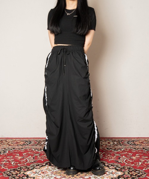 Subciety（サブサエティ）の「Side line drawstring flared skirt（スカート・レディース・ブラック/グレー・マルチサイズ）」の6枚目の写真
