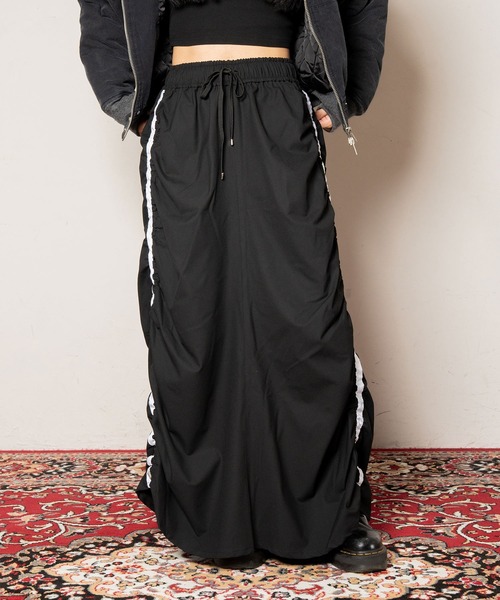 Subciety（サブサエティ）の「Side line drawstring flared skirt（スカート・レディース・ブラック/グレー・マルチサイズ）」の7枚目の写真