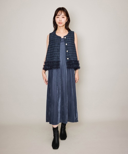 QUEENS COURT(クイーンズコート)の「シアーベロアダブルストラップキャミドレス≪手洗い可能≫(ワンピース・レディース・ブルー/ブラック/ブラウン・M)」の3枚目の写真
