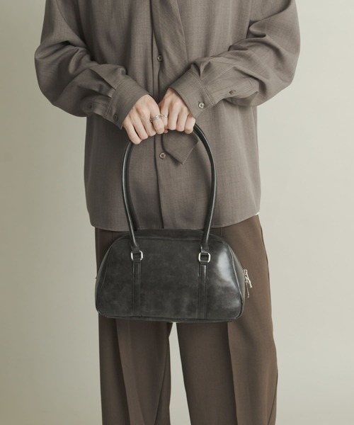 SENSE OF PLACE by URBAN RESEARCH(センスオブプレイスバイアーバンリサーチ)の「ロングハンドルボストンバッグ(ボストンバッグ・メンズ・チャコールグレー/ブラック/シルバー・ONE)」の5枚目の写真