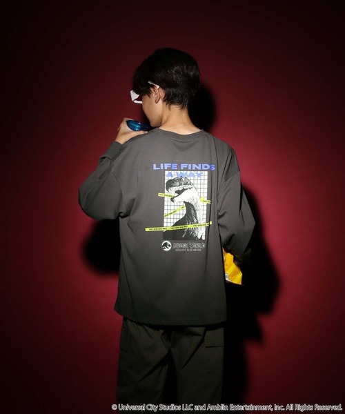 GLOBAL WORK（グローバルワーク）の「ヘビロッTEE/ムービー長袖/587895（Tシャツ/カットソー・キッズ・チャコールグレー/ライトグレー/ブラック/ホワイト系5/ホワイト系6・130cm/140cm/150cm/160cm）」の20枚目の写真