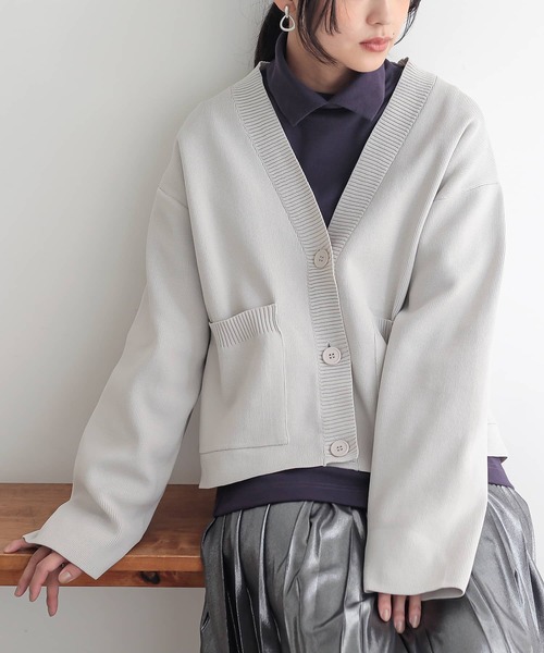 n'OrLABEL(ノアールレーベル)の「【吸湿発熱・保温・帯電防止】シャツ襟ハイネックカットソー(Tシャツ/カットソー・レディース・ブラック/グレイッシュベージュ/アイボリー/チャコール/ネイビー・M/LL/L)」の16枚目の写真