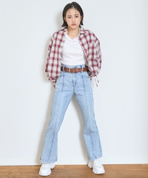   Jeans / EST.1978 ラフ期 ガールパターン デニムパンツ ボトム/29/ホワイト/総柄 ストレッチ】スタイルアップフレアデニム（デニムパンツ）｜LOVETOXIC