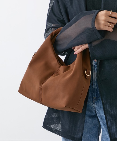 SETUP7(セットアップセブン)の「【SETUP7】軽量トライアングルショルダーバッグ ビッキー 58056 LARG(ショルダーバッグ・レディース・ブラック/ベージュ/ブラウン/レッド・FREE)」の1枚目の写真