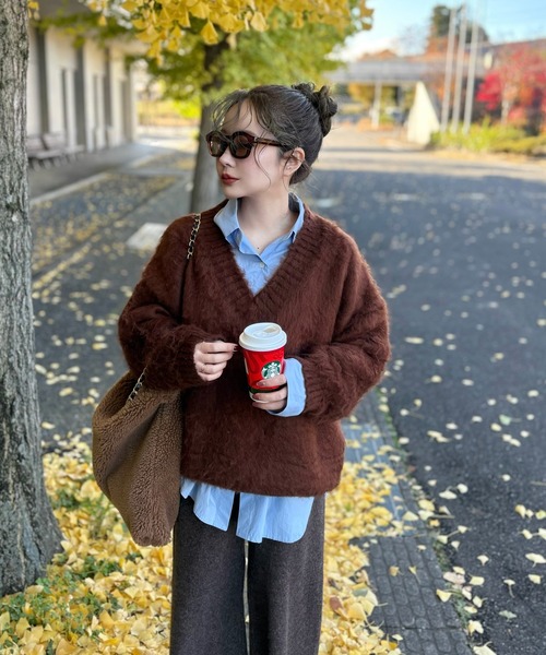 LAULEN(ローレン)の「v neck shaggy oversize knit pullover /Vネックシャギーオーバーサイズニットプルオーバー(ニット/セーター・レディース・ベージュ/ブラウン/グレー・FREE)」の3枚目の写真