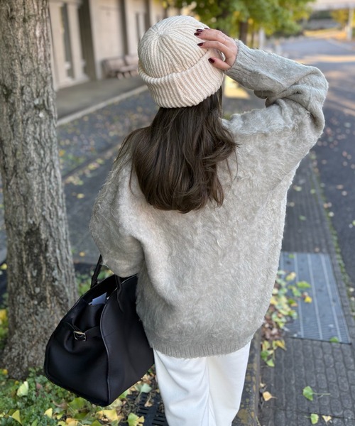 LAULEN(ローレン)の「v neck shaggy oversize knit pullover /Vネックシャギーオーバーサイズニットプルオーバー(ニット/セーター・レディース・ベージュ/ブラウン/グレー・FREE)」の5枚目の写真