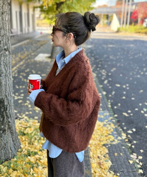 LAULEN(ローレン)の「v neck shaggy oversize knit pullover /Vネックシャギーオーバーサイズニットプルオーバー(ニット/セーター・レディース・ベージュ/ブラウン/グレー・FREE)」の8枚目の写真