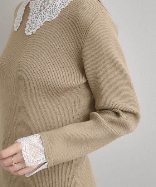 couture brooch（クチュールブローチ）の「【着映え・フェミニン・通勤】レース衿カフス付きリブニット（ニット/セーター・レディース・アイボリー/ブラック/ベージュ/ブラック系6・36/38/42）」の12枚目の写真